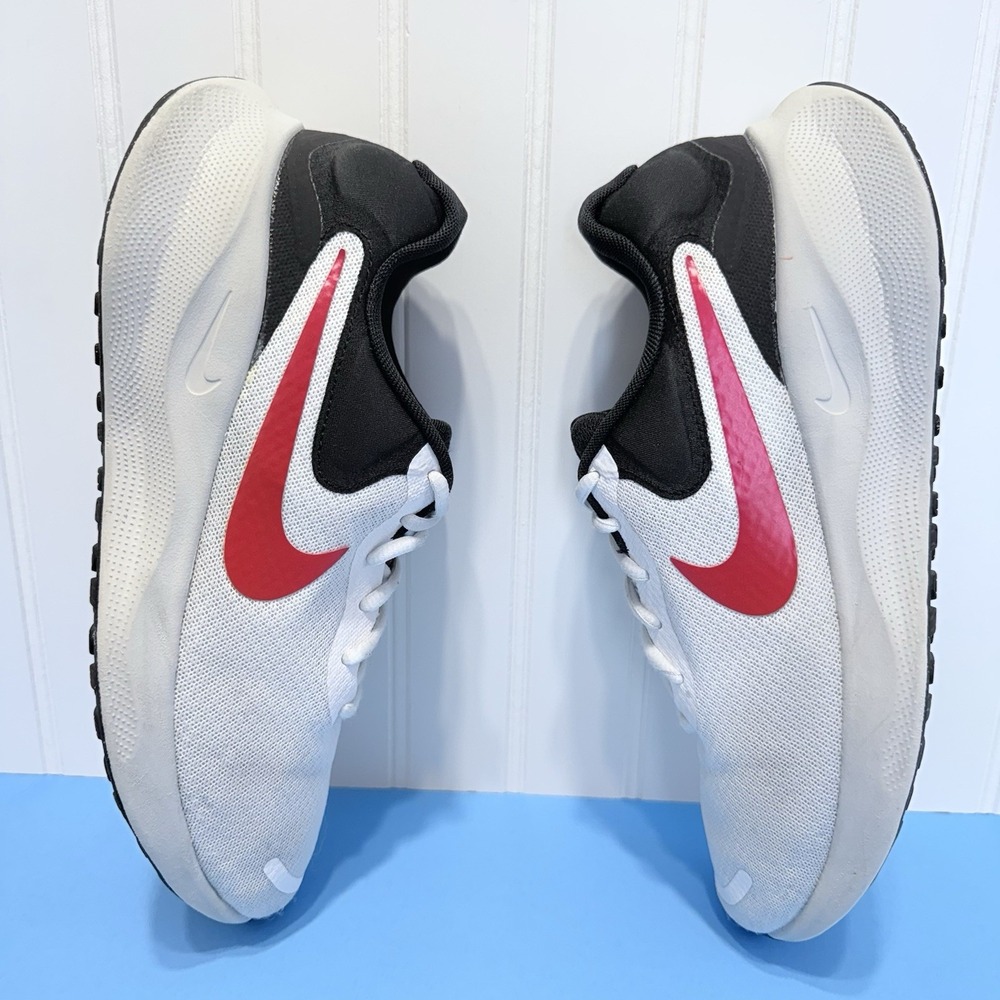 Nike Revolution 7 Women's Road Running Shoes White Fire Red Black Size 7.5